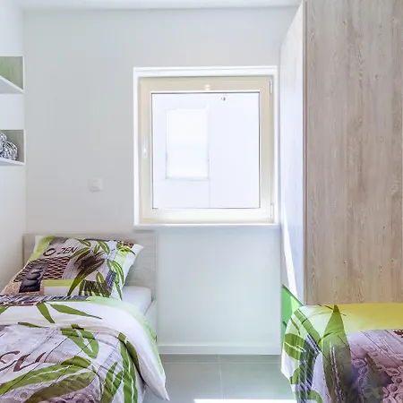 Seaside House For Families With Children Mandre, Pag - 22603 度假居 *
