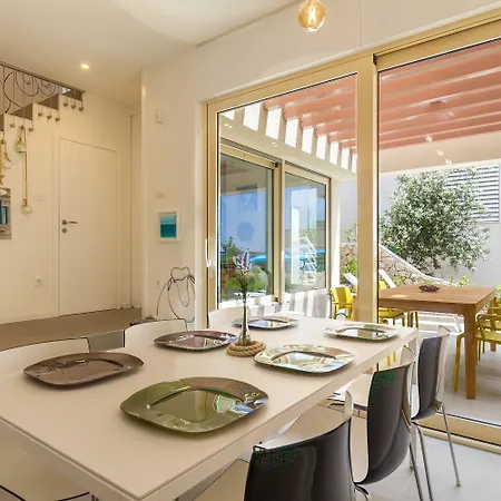 Seaside House For Families With Children Mandre, Pag - 22603 *