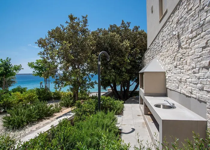 Дом отдыха Seaside House For Families With Children Mandre, Pag - 22603 Колан