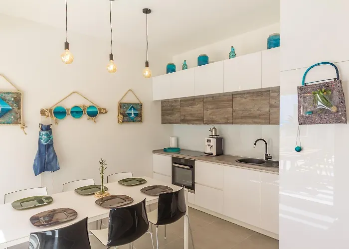 Seaside House For Families With Children Mandre, Pag - 22603 Vakantiehuis