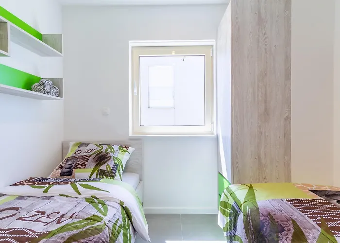 Seaside House For Families With Children Mandre, Pag - 22603 Vakantiehuis *